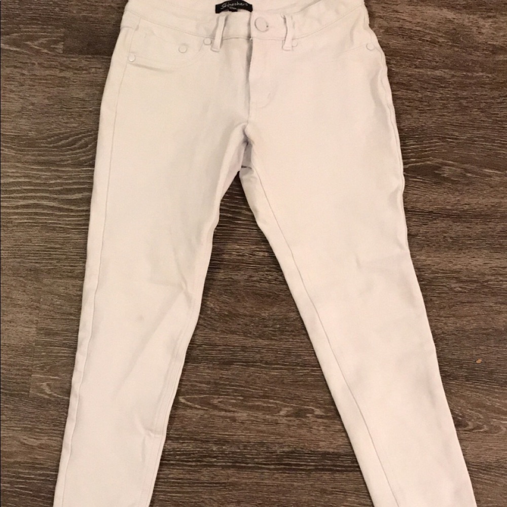 White cuffed leggings